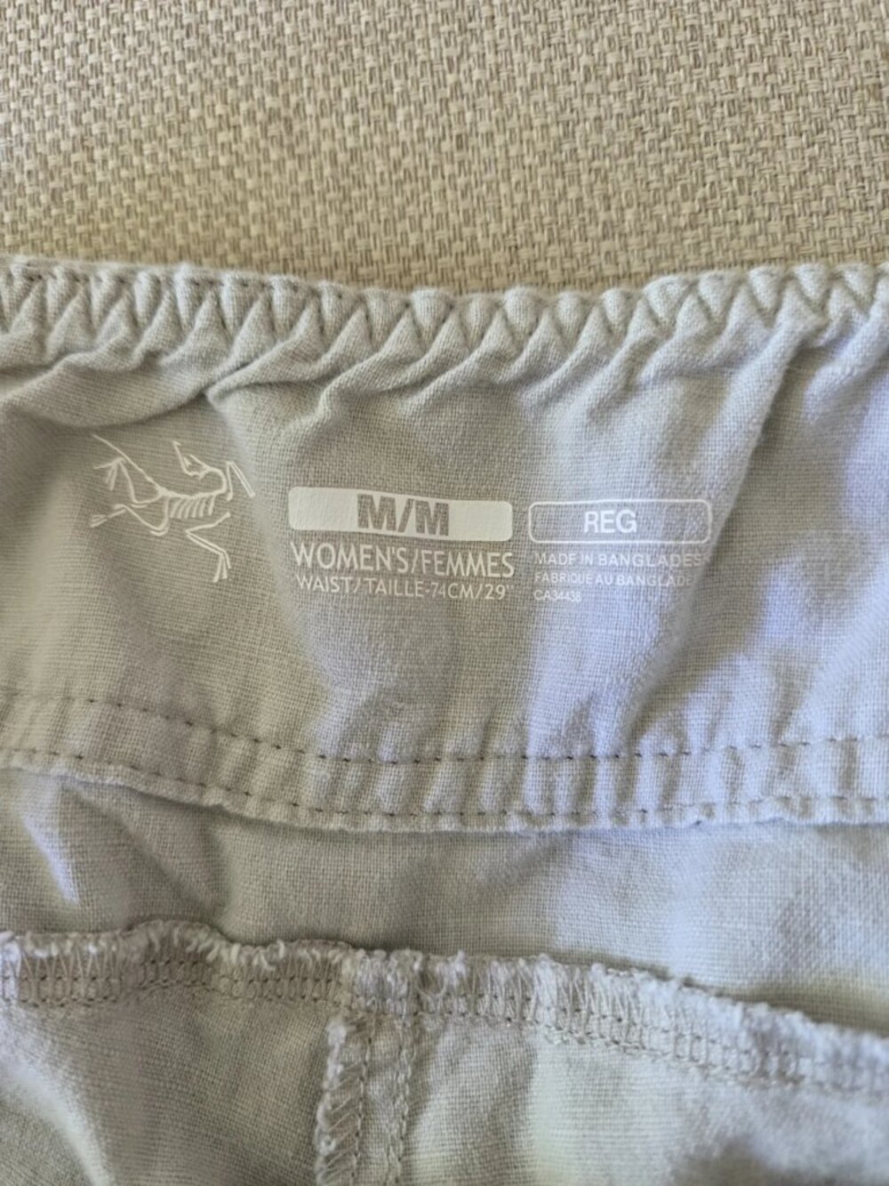 Arcteryx light taupe-colored Capri Arcteryx - Picture 5 of 8